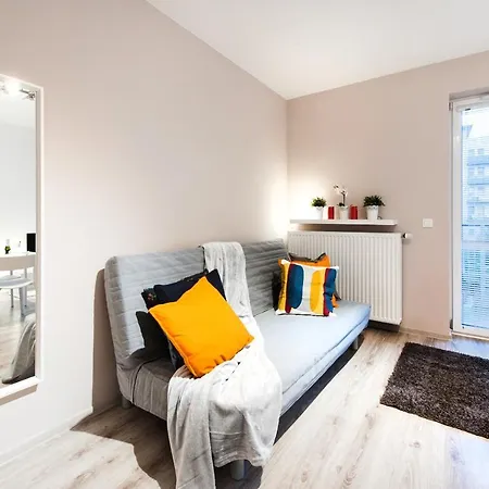 Super Apart Dywizjonu 303 175/58 Daire Varşova