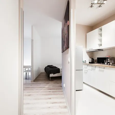 Super Apart Dywizjonu 303 175/58 Daire Varşova