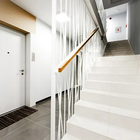 Daire Super Apart Dywizjonu 303 175/58